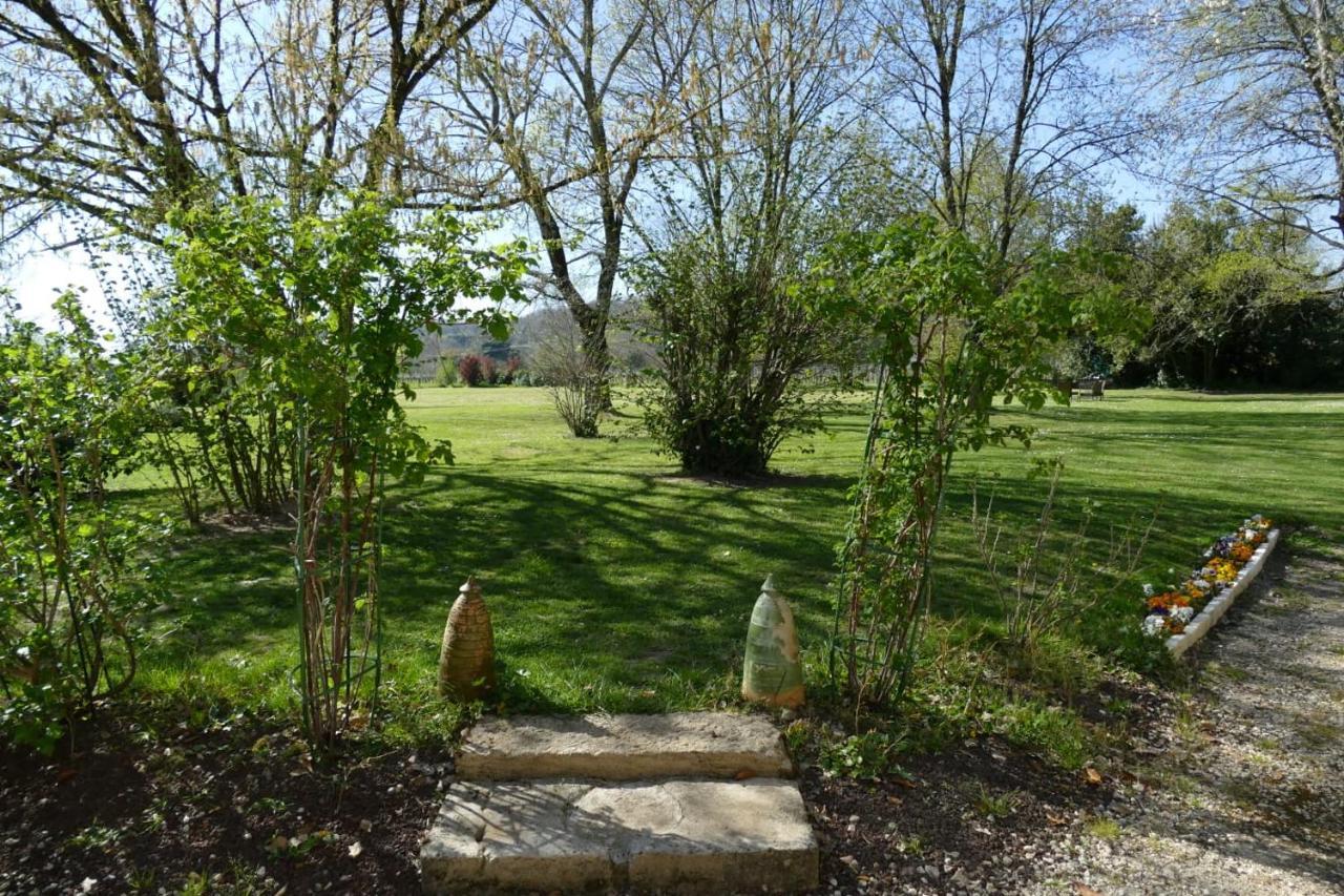 La Carreterie - Maison De Famille{S} Pineuilh Exteriör bild