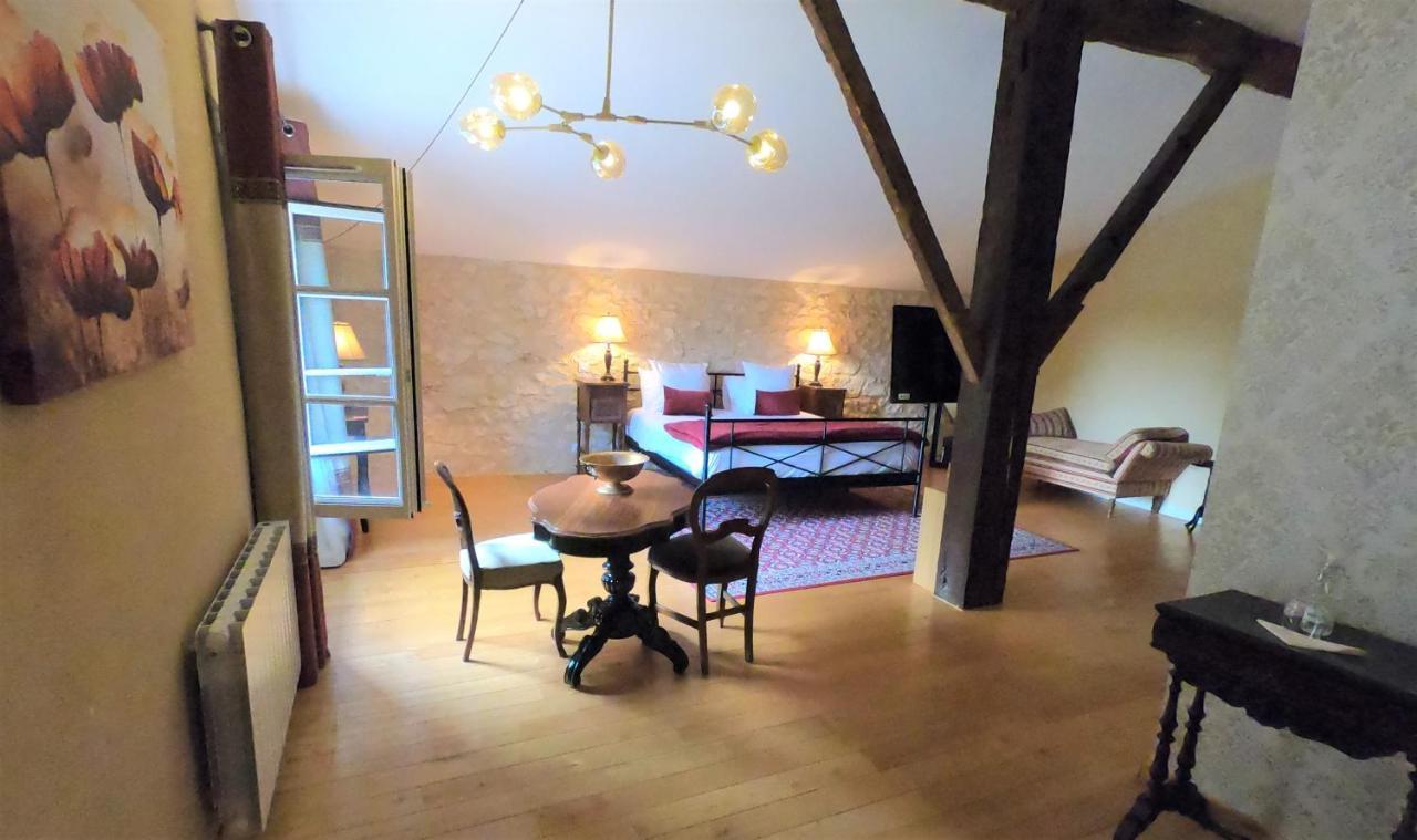 La Carreterie - Maison De Famille{S} Pineuilh Exteriör bild