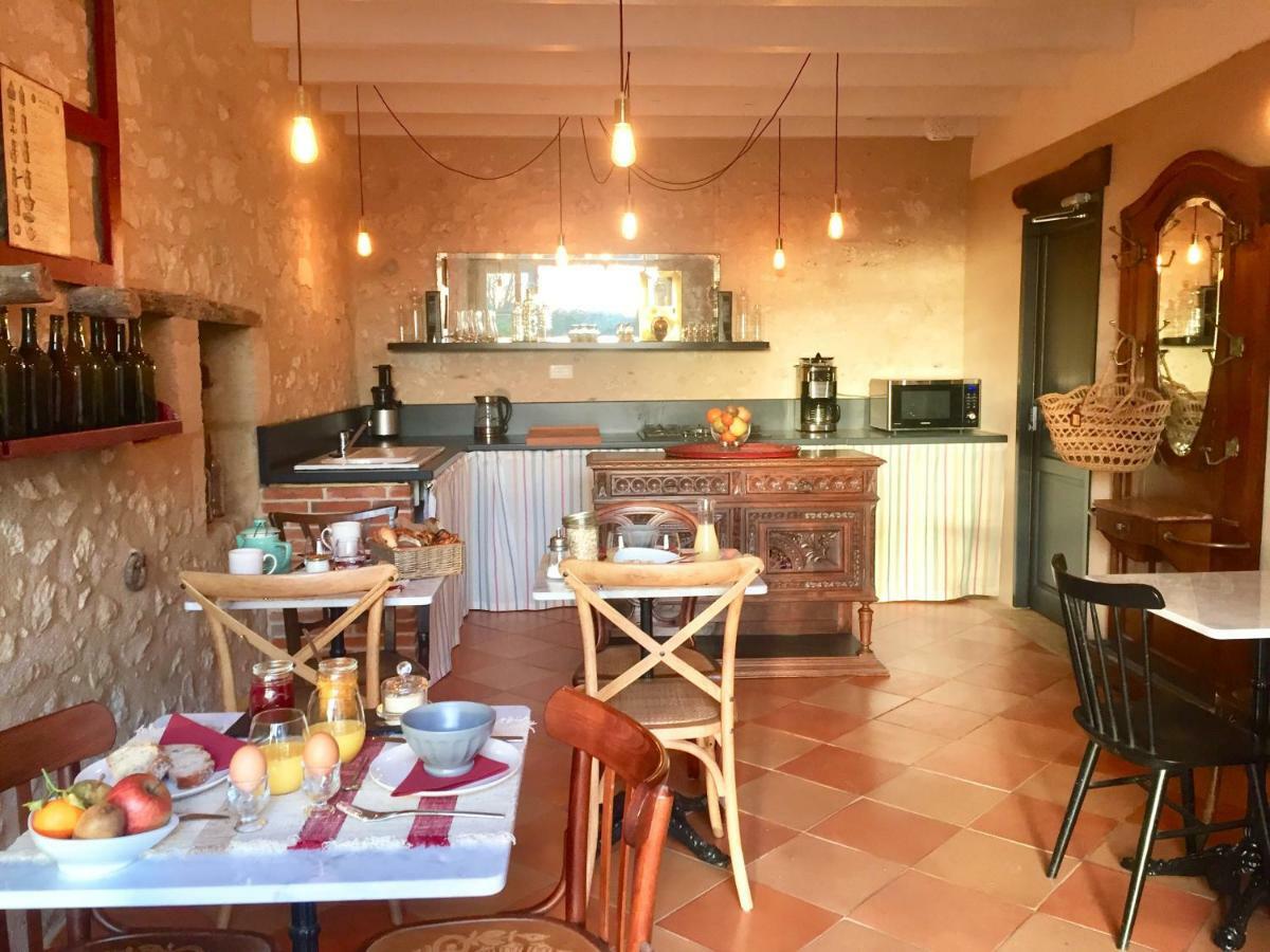 La Carreterie - Maison De Famille{S} Pineuilh Exteriör bild